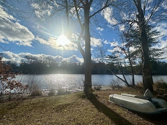 86 Lakeview Ave, Taunton, MA 02780