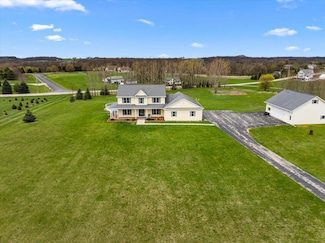 2583 Countryside Ln, Richfield, WI 53076