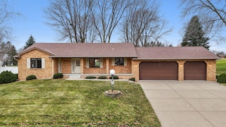 1860 Oak Glen Dr, Stillwater, MN 55082