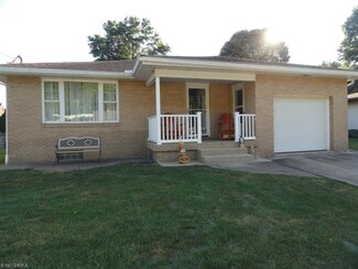 1103 2nd Ave, New Cumberland, WV 26047