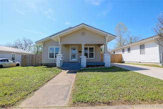 518 E Washington Ave, Bristow, OK 74010
