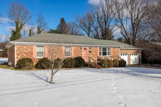 633 Rosser Ave, Waynesboro, VA 22980