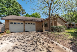 4112 Pine Shadows St, Dickinson, TX 77539