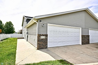 4913 51st St S, Fargo, ND 58104