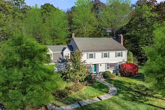5 Sherbrooke Dr, Dover, MA 02030