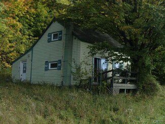 19 Wheat Hill Dr, Lacona, NY 13083