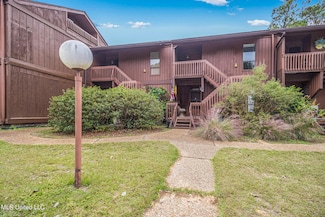 246 Lakeside Villa Unit J, Diamondhead, MS 39525
