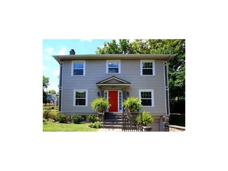 4920 Troostwood Rd, Kansas City, MO 64110