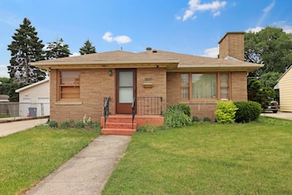 2514 E Crescent St, Racine, WI 53403