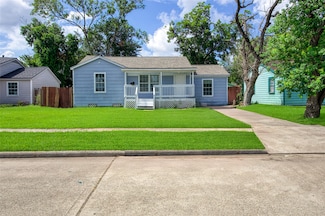 907 W Hart Ave, Pasadena, TX 77506