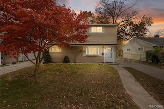 34441 Phyllis St, Wayne, MI 48184