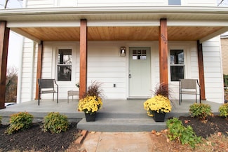 802 Burwell Ave, Staunton, VA 24401