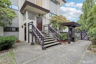 300 N 137th St Unit C, Seattle, WA 98133