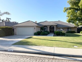 7708 Feather River Dr, Bakersfield, CA 93308