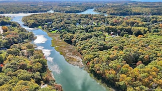 1050 Greton Ct, Mattituck, NY 11952