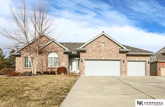 18528 Dupont Cir, Omaha, NE 68130