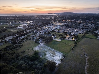 200 Orchid Ln, Arroyo Grande, CA 93420