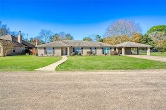 15527 Kitty Hawk Dr, Waller, TX 77484