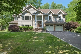 195 Chaucer Dr, Berkeley Heights, NJ 07922