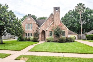 811 Sugarplum Cir, Sugar Land, TX 77498