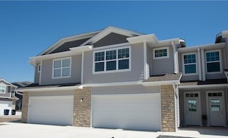 5430 153rd St, Urbandale, IA 50323