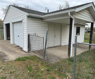 2608 Walnut St, Doe Run, MO 63637