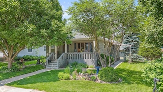 125 N 15th St, Clear Lake, IA 50428