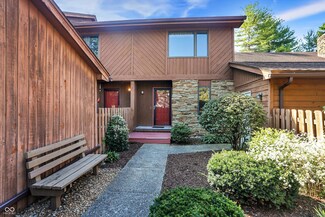 3185 Sycamore Dr, Columbus, IN 47203