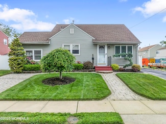 21 Haug St, Union Beach, NJ 07735