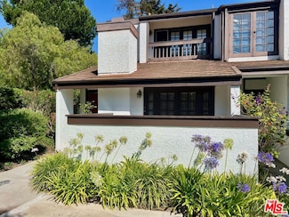 1586 Palisades Dr, Pacific Palisades, CA 90272