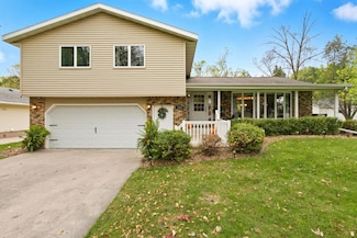 1813 7 1 2 St SW, Willmar, MN 56201