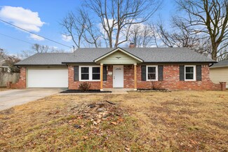 1022 S Peach Tree Ave, Springfield, MO 65804