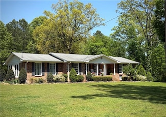 1055 E Hermitage Rd NE, Rome, GA 30161
