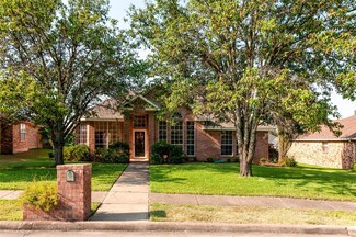 1405 Tad St, Ennis, TX 75119
