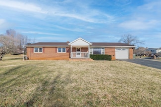 237 Stonewall Dr, Waynesboro, VA 22980