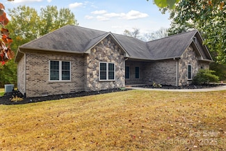 825 Lippard Rd, Salisbury, NC 28146