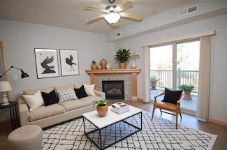 470 N 1st Ave Unit 203, Iowa City, IA 52245