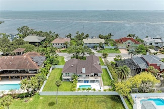 3903 Bayside Dr, Bradenton, FL 34210