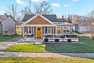 902 W Main St, Genoa, IL 60135