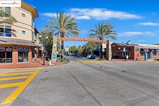 88 E 6th St Unit 215, Pittsburg, CA 94565