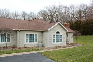 42 Woodland Chase Blvd, Niles, OH 44446