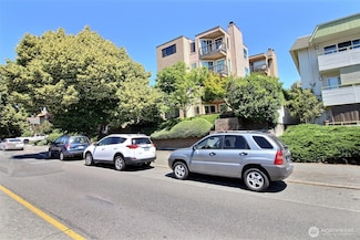 5642 California Ave SW Unit 1, Seattle, WA 98136