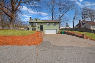 104 Susanne Dr, Whitinsville, MA 01588