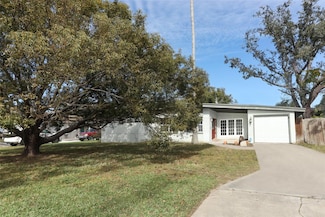 913 Carlson Dr, Orlando, FL 32804