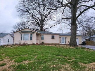 2011 E D St, Belleville, IL 62221