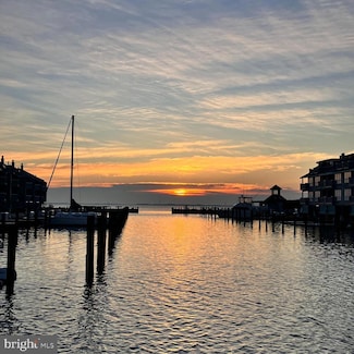 26 Grand Bay Harbor Dr, Waretown, NJ 08758