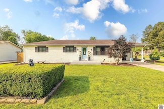 2145 Blankenship Dr, Paducah, KY 42003