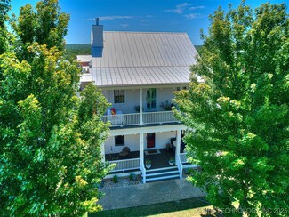 30 Boulevard, Carlton Landing, OK 74432