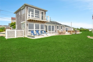 10 Calef Ave, Narragansett, RI 02882
