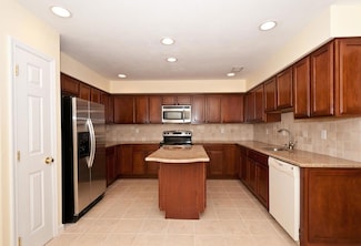 90 Foxwood Dr, Jericho, NY 11753